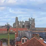 Beachcomber Apartment Whitby