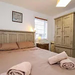 Beachcomber Apartment Whitby